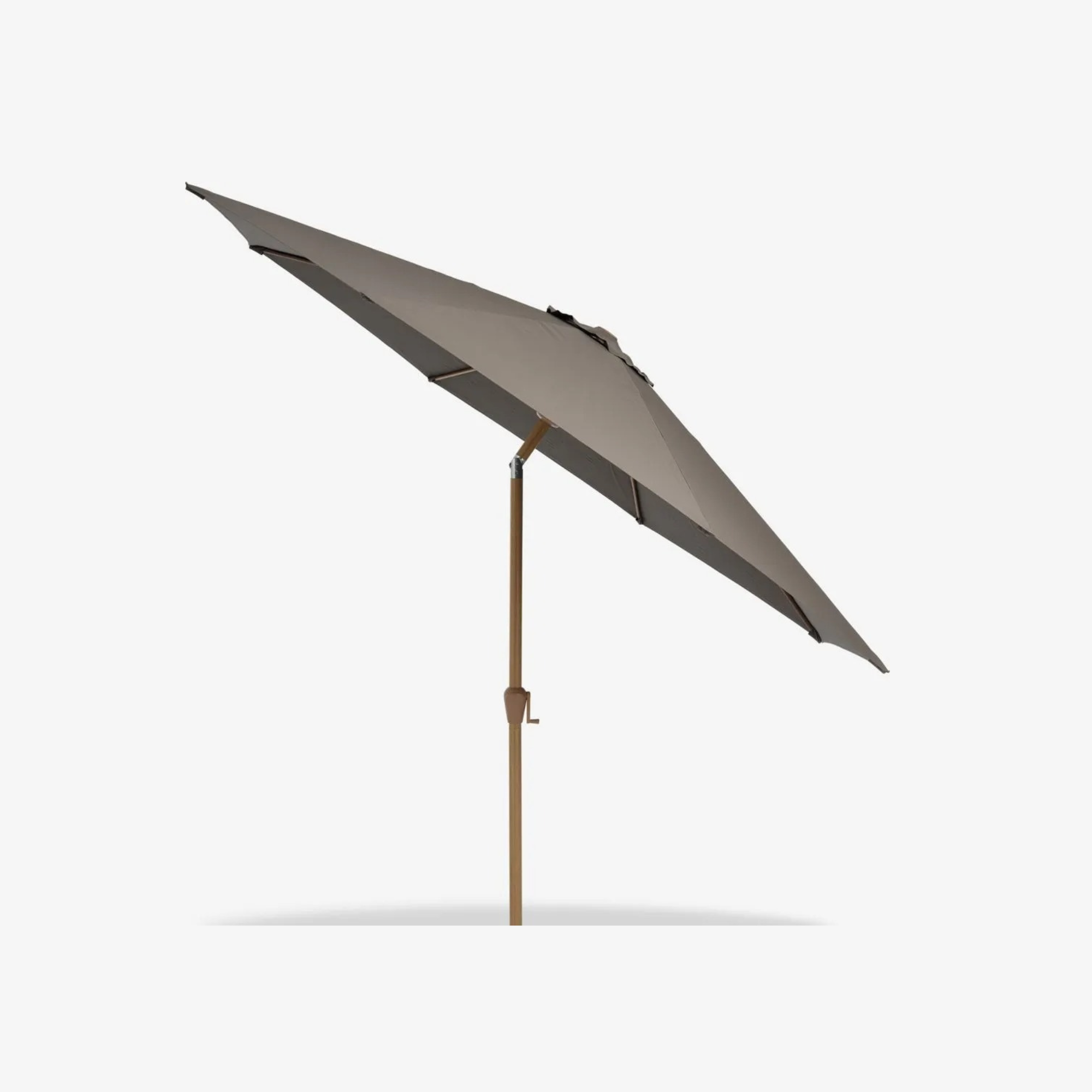 Naklápací záhradný slnečník Karryd hnedý s kľukou Ø320 cm